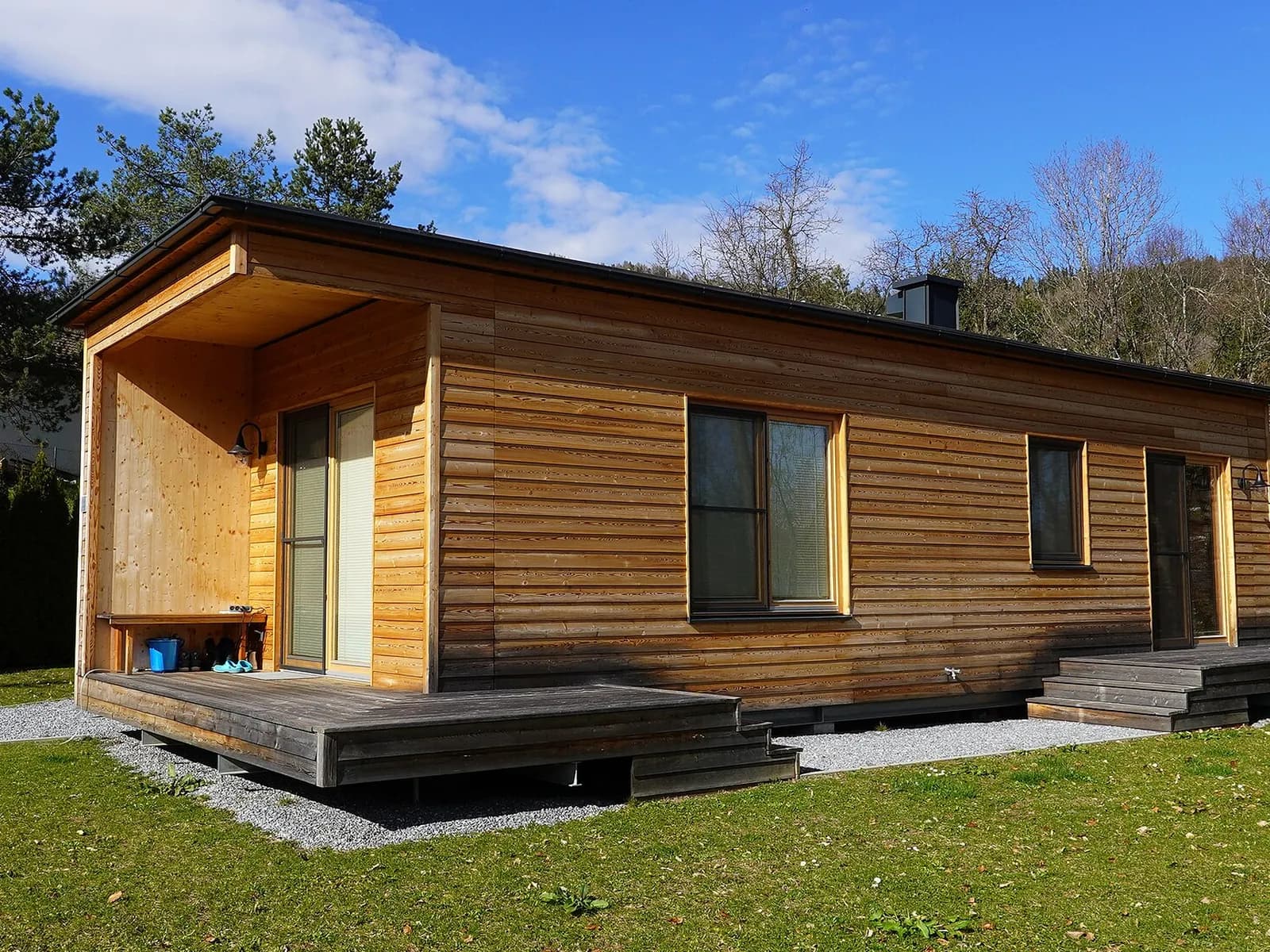 Außenansicht – Tiny House mit Grundstück in Kelheim – Foto: Naturpuur, CC BY-SA 4.0